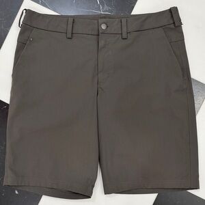 Lululemon Men’s Brown Shorts